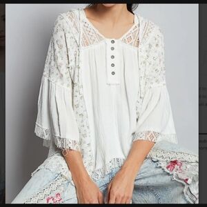 POL Floral Lace Quarter Button-up Boho Top w/Hood - Size: Medium